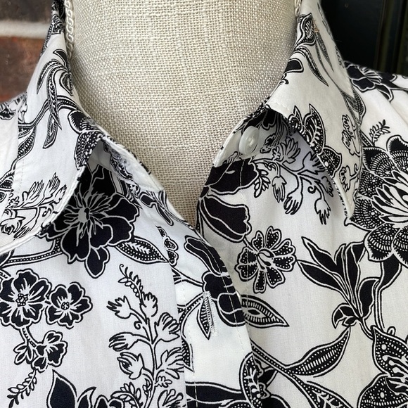 Lands End Black And White Floral Blouse - Picture 2 of 8